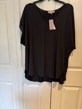 Philosophy Black V-Neck Lightweight Tunic Top Size 1x